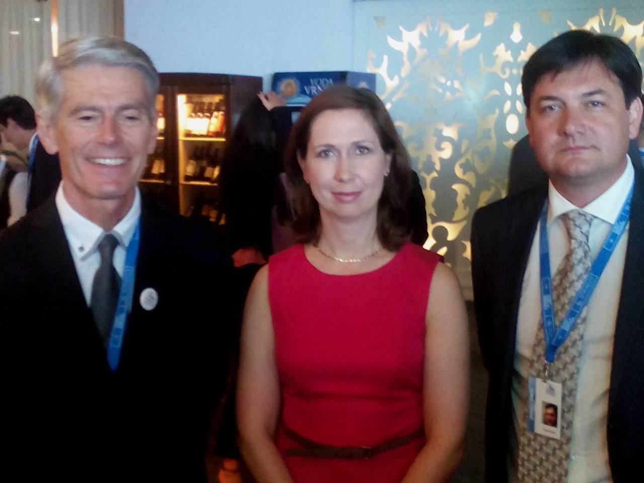 Mr. Ted Whiteside and  Ms. Barbora Moronkova